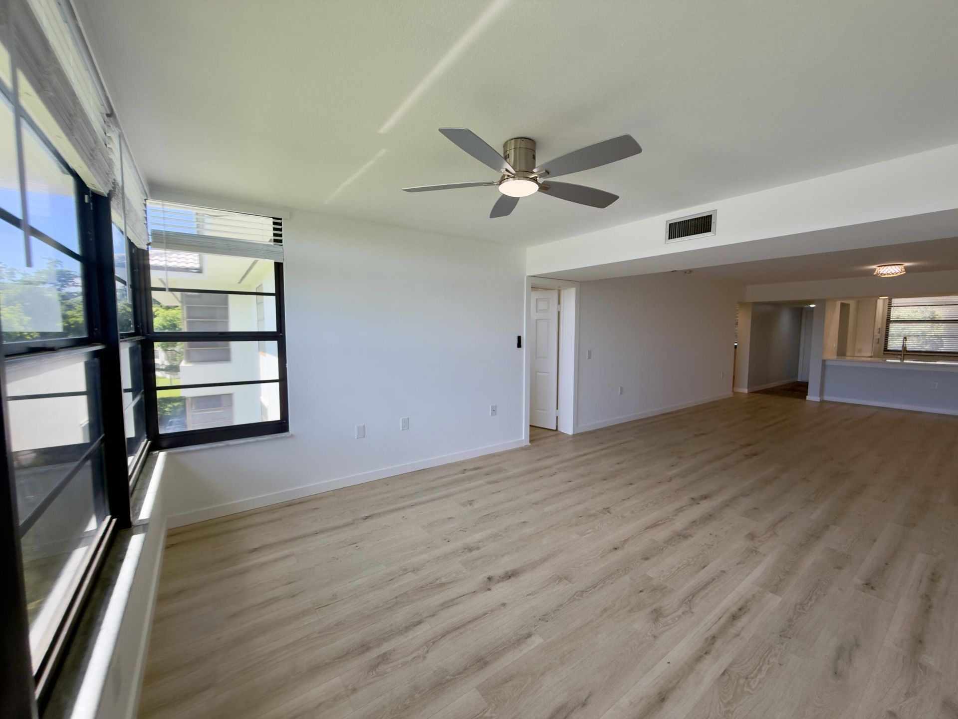 3710 Whitehall Drive, Unit 404, West Palm Beach, FL 33401 Photo