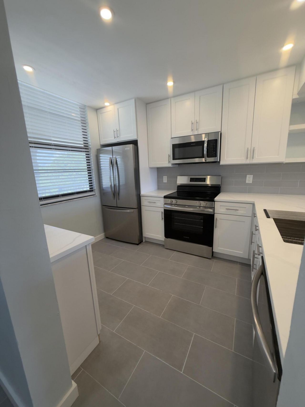 3710 Whitehall Drive, Unit 404, West Palm Beach, FL 33401 Photo