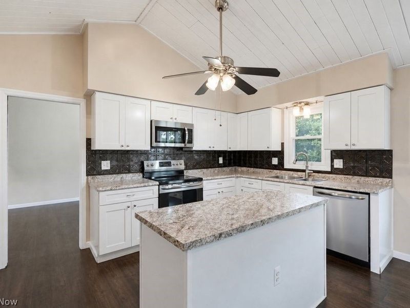 13432 Byron Boulevard, Middleburg Heights, OH 44130 Photo 13