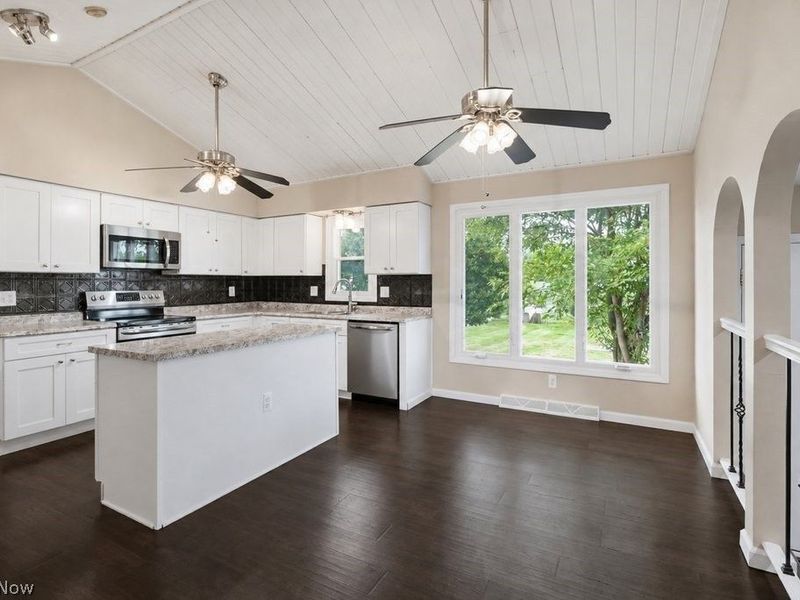 13432 Byron Boulevard, Middleburg Heights, OH 44130 Photo 14