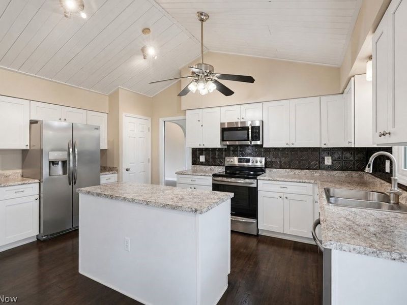 13432 Byron Boulevard, Middleburg Heights, OH 44130 Photo 15