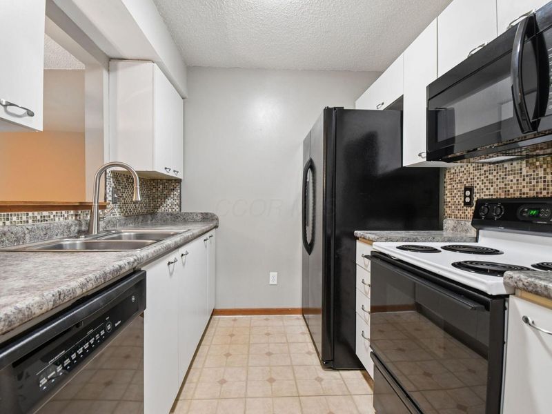186 Macfalls Way, Unit 17B, Blacklick, OH 43004 Photo 8