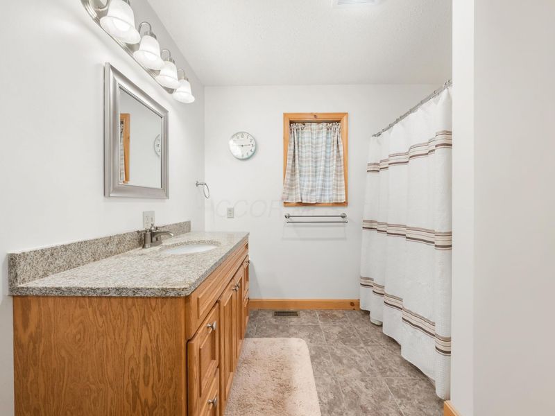 29760 Stage Coach Road, Logan, OH 43138 Photo 19