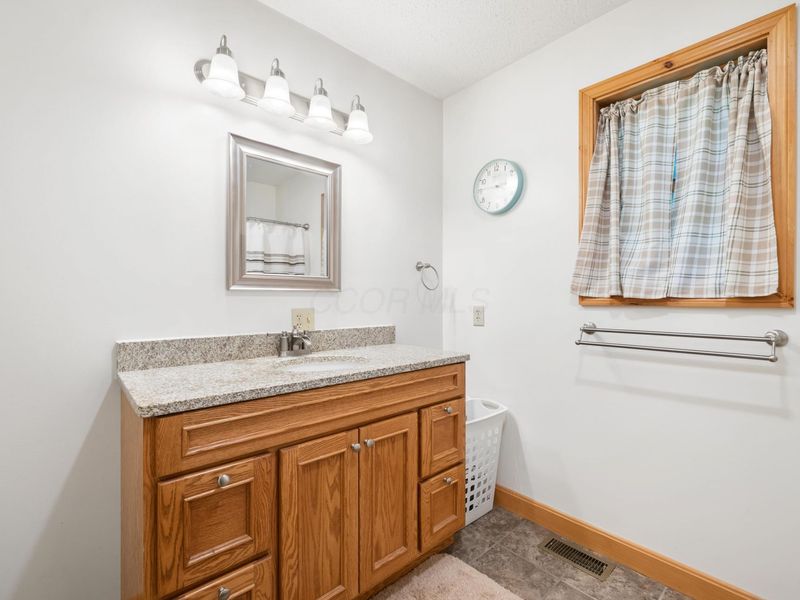 29760 Stage Coach Road, Logan, OH 43138 Photo 20