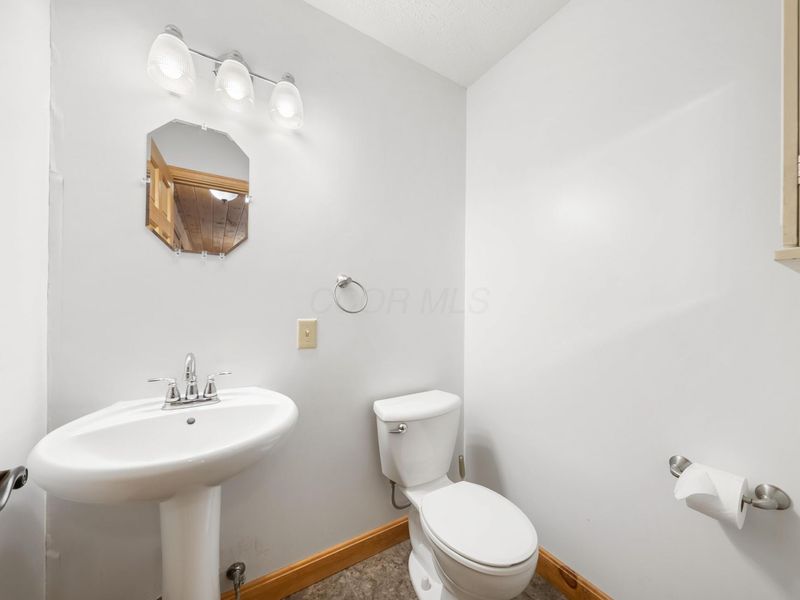 29760 Stage Coach Road, Logan, OH 43138 Photo 31