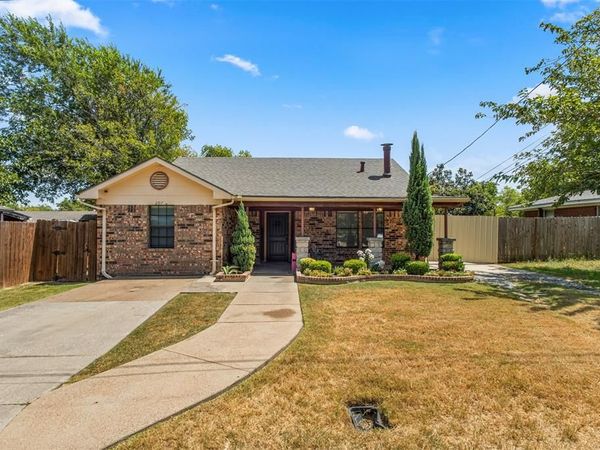 207 Washington Avenue, Saginaw, TX 76179