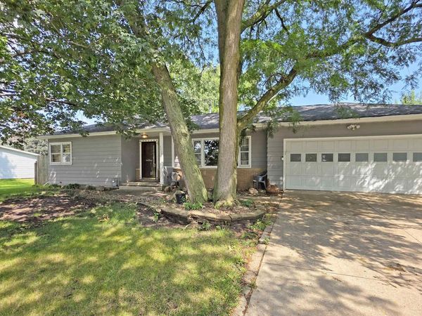 4004 Scenic Drive, Waterloo, IA 50701
