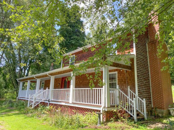 289 Huckleberry Ridge RD NE, Floyd, VA 24091