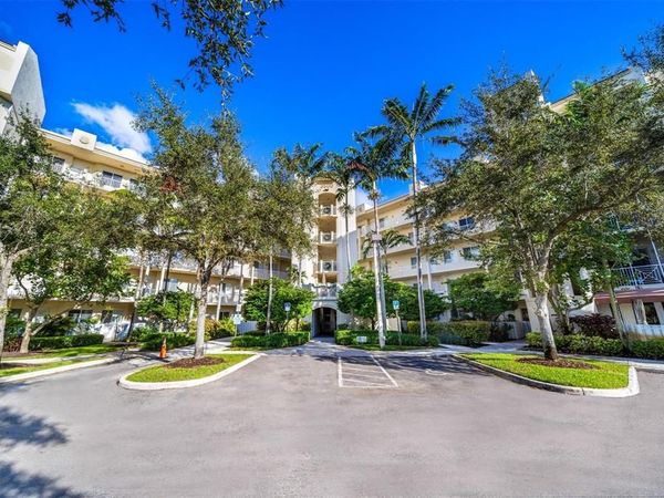 3600 OAKS CLUBHOUSE, Unit 404, Pompano Beach, FL 33069