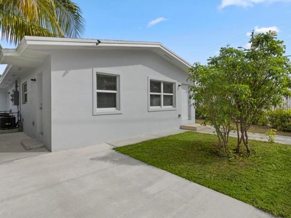 1101 NW 26TH Street, Miami, FL 33127