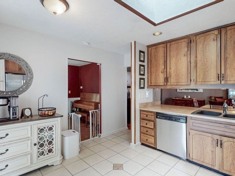 5901 Hawthorne Hollow, North Ridgeville, OH 44039 Photo 11