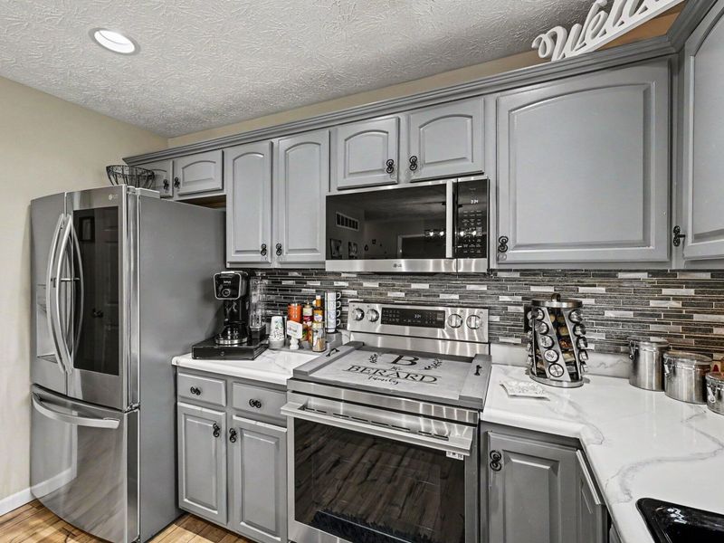 1159 Pond View Drive, Troy, OH 45373 Photo 11