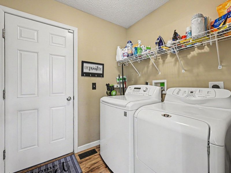 1159 Pond View Drive, Troy, OH 45373 Photo 19