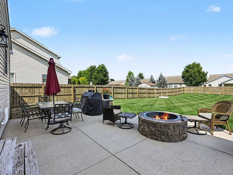 1159 Pond View Drive, Troy, OH 45373 Photo 24