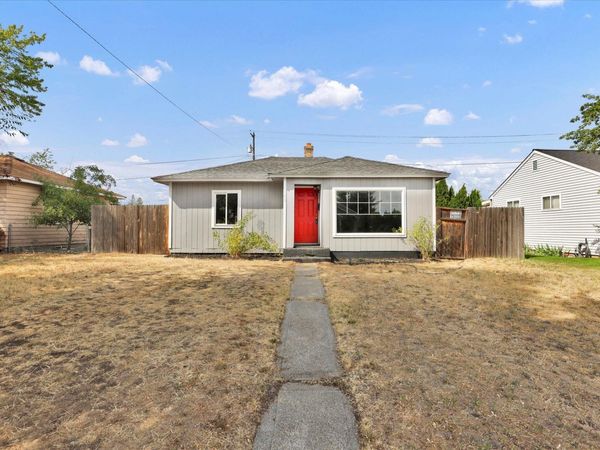 903 E Rowan Ave, Spokane, WA 99216
