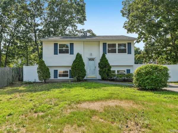 4 Beechwood Drive , Shirley, NY 11967