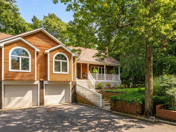 70 Beach Road , Wading River, NY 11792