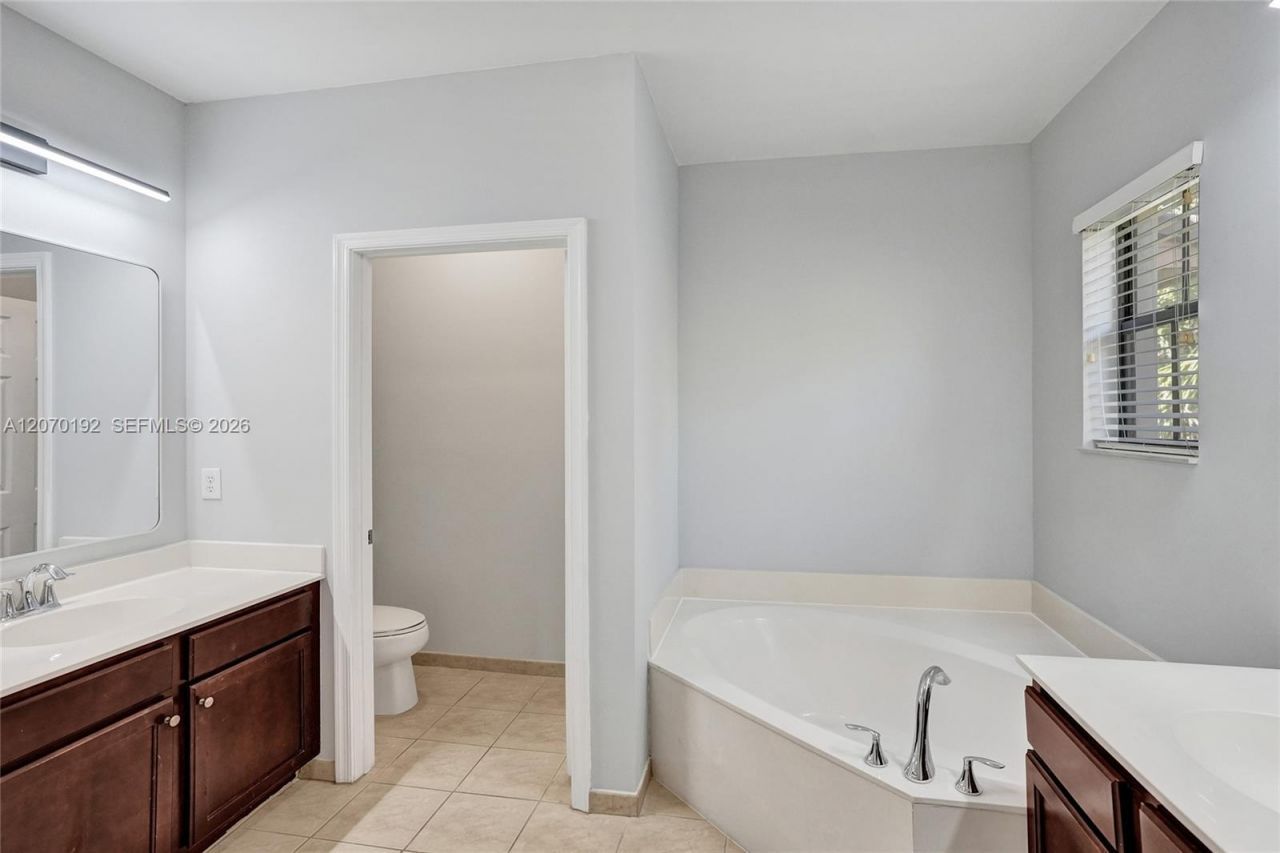 6079 Grand Cypress Cir W, Coconut Creek, FL 33073 Photo