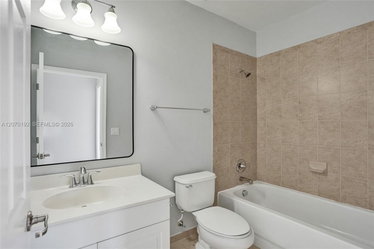 6079 Grand Cypress Cir W, Coconut Creek, FL 33073 Photo