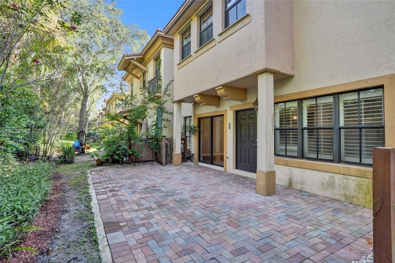 6079 Grand Cypress Cir W, Coconut Creek, FL 33073 Photo