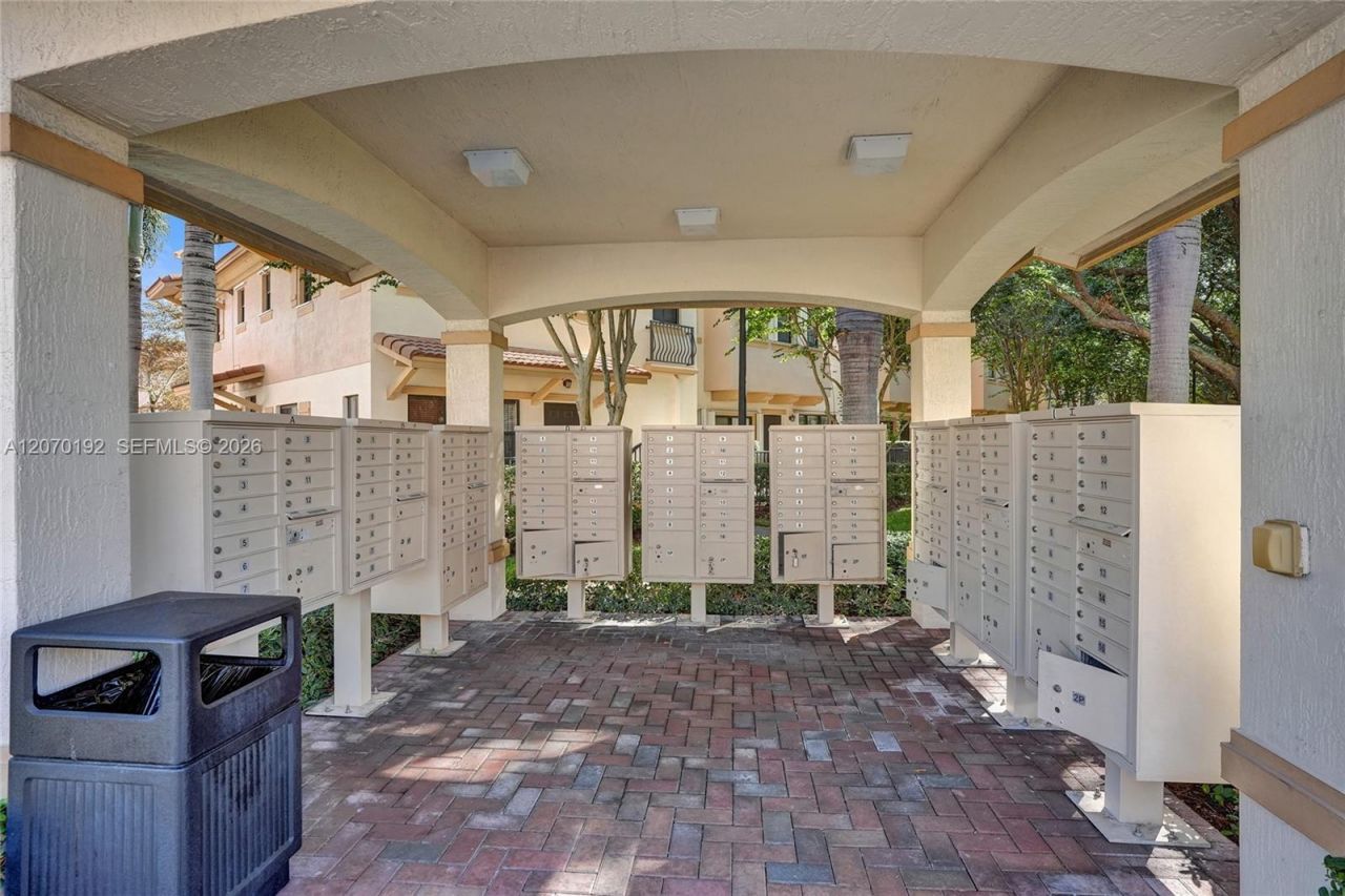 6079 Grand Cypress Cir W, Coconut Creek, FL 33073 Photo