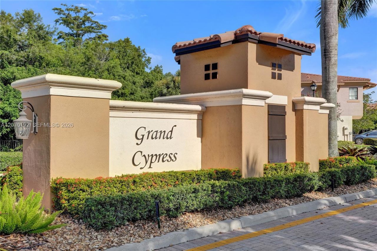 6079 Grand Cypress Cir W, Coconut Creek, FL 33073 Photo