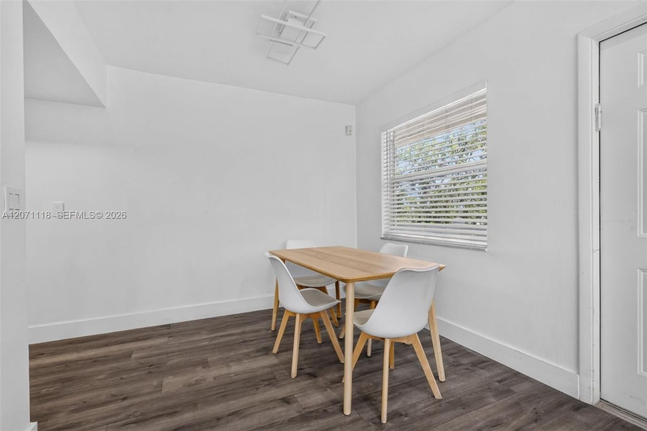 2100 Diana Dr, Unit 310, Hallandale Beach, FL 33009 Photo