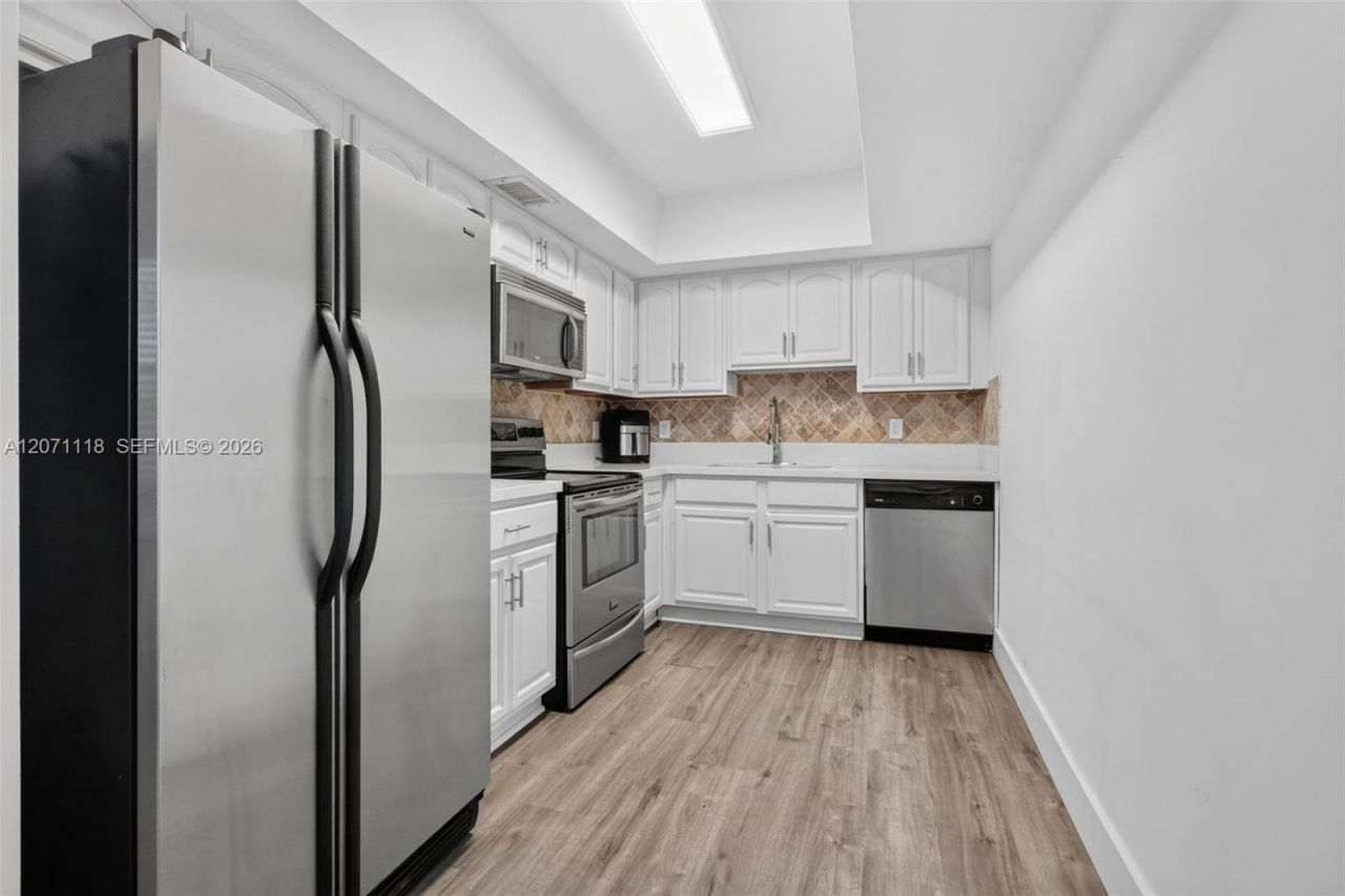 2100 Diana Dr, Unit 310, Hallandale Beach, FL 33009 Photo