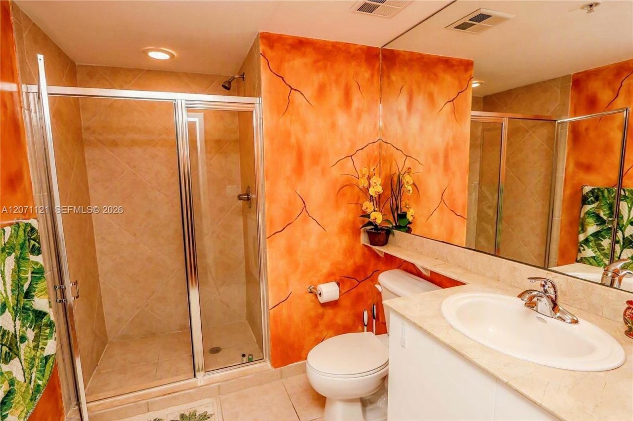 335 S Biscayne Blvd, Unit 1500, Miami, FL 33131 Photo