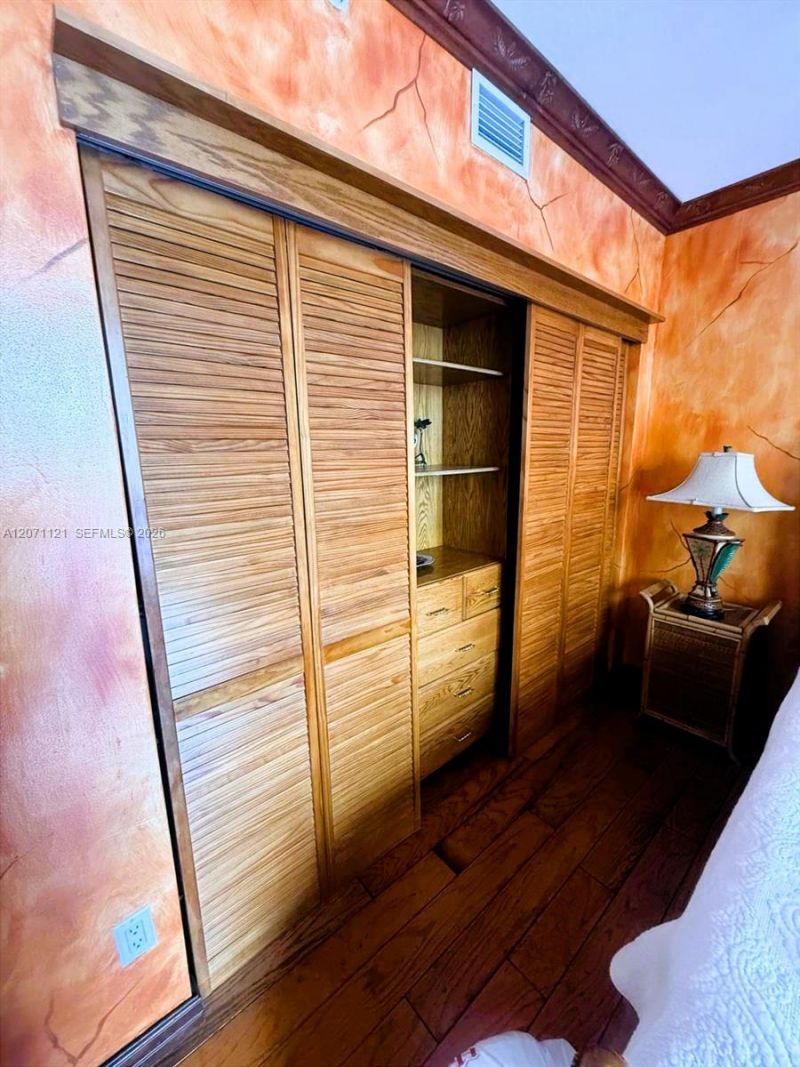 335 S Biscayne Blvd, Unit 1500, Miami, FL 33131 Photo