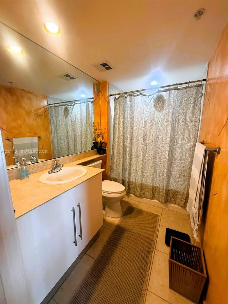 335 S Biscayne Blvd, Unit 1500, Miami, FL 33131 Photo