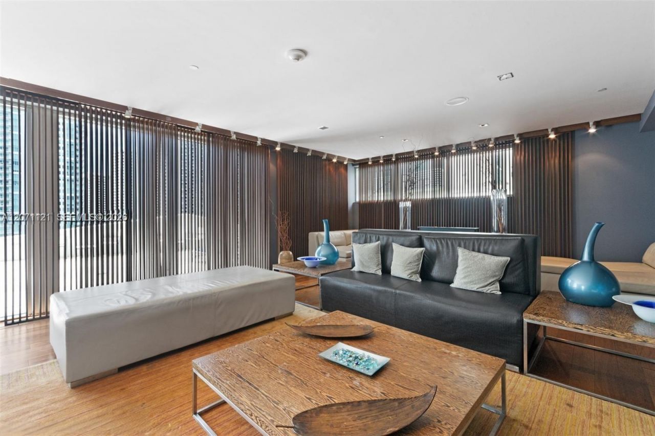 335 S Biscayne Blvd, Unit 1500, Miami, FL 33131 Photo