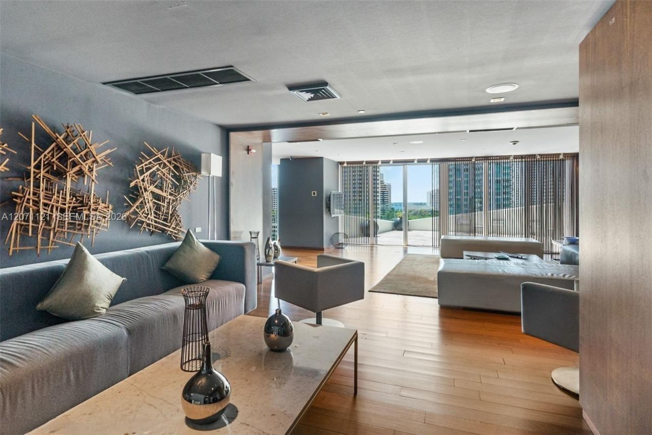 335 S Biscayne Blvd, Unit 1500, Miami, FL 33131 Photo