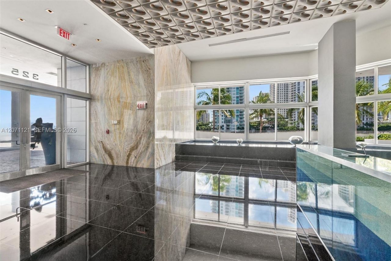 335 S Biscayne Blvd, Unit 1500, Miami, FL 33131 Photo
