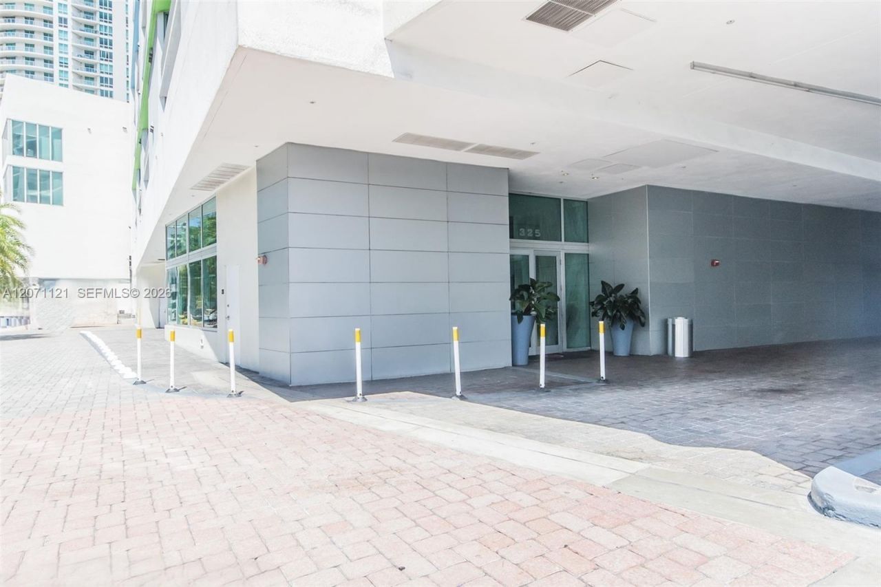 335 S Biscayne Blvd, Unit 1500, Miami, FL 33131 Photo