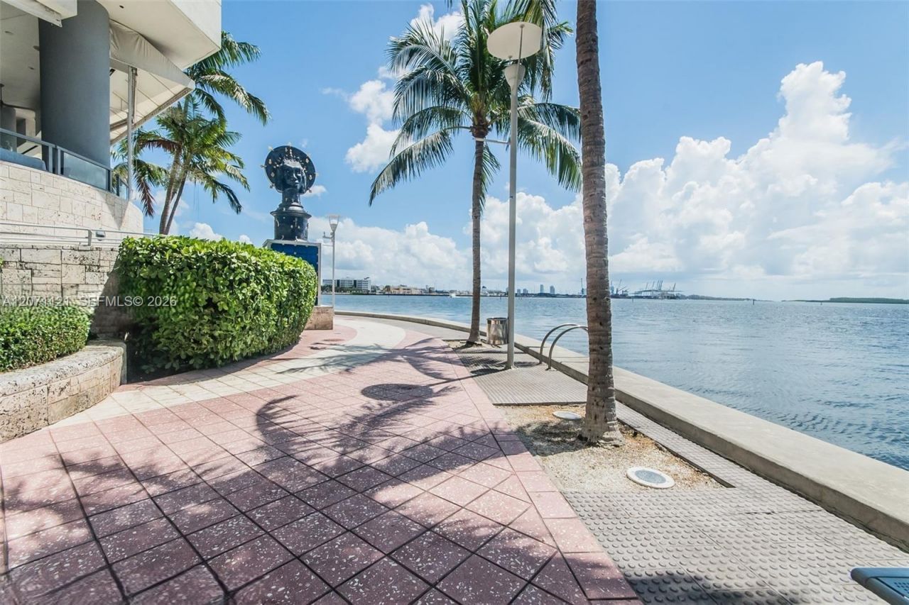 335 S Biscayne Blvd, Unit 1500, Miami, FL 33131 Photo
