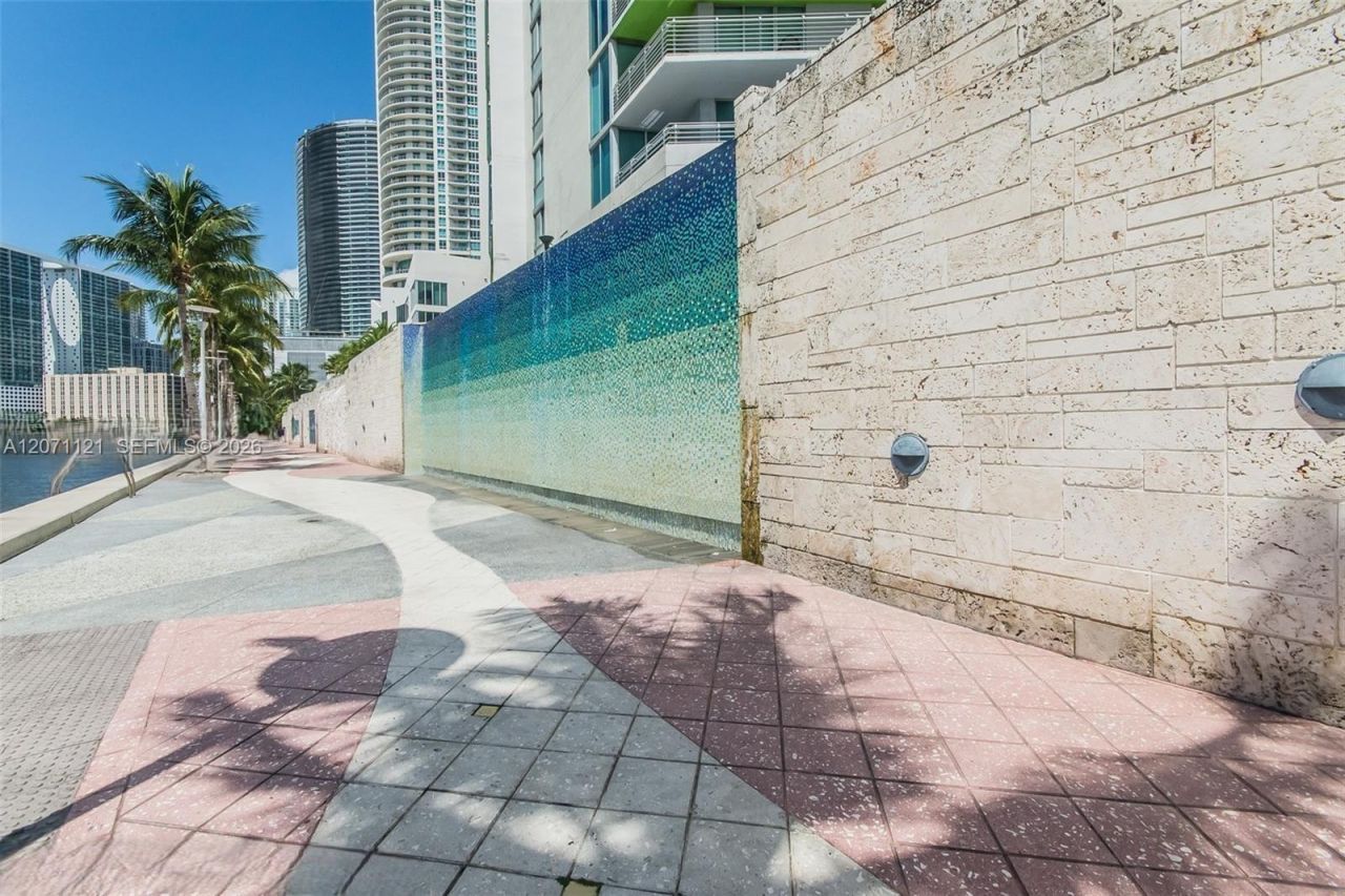 335 S Biscayne Blvd, Unit 1500, Miami, FL 33131 Photo