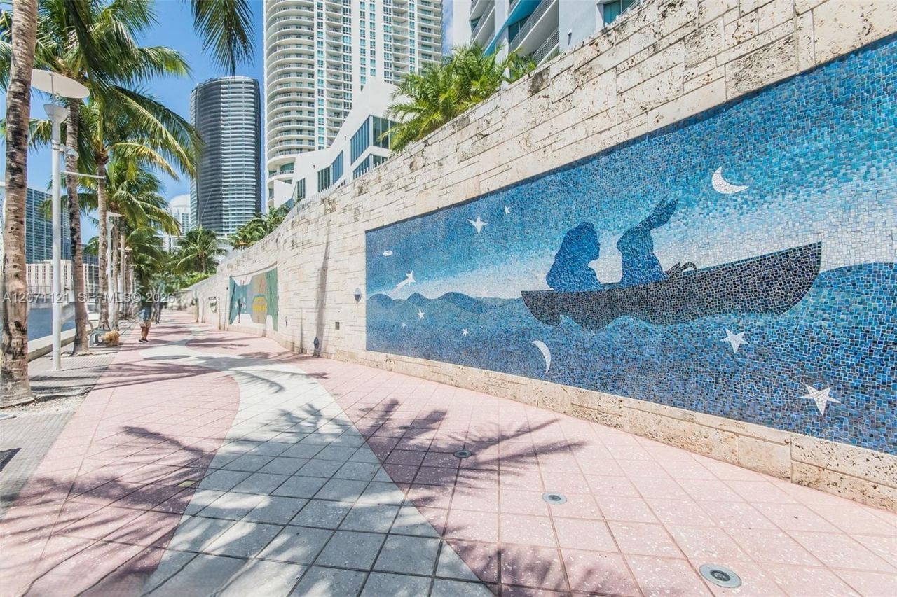 335 S Biscayne Blvd, Unit 1500, Miami, FL 33131 Photo
