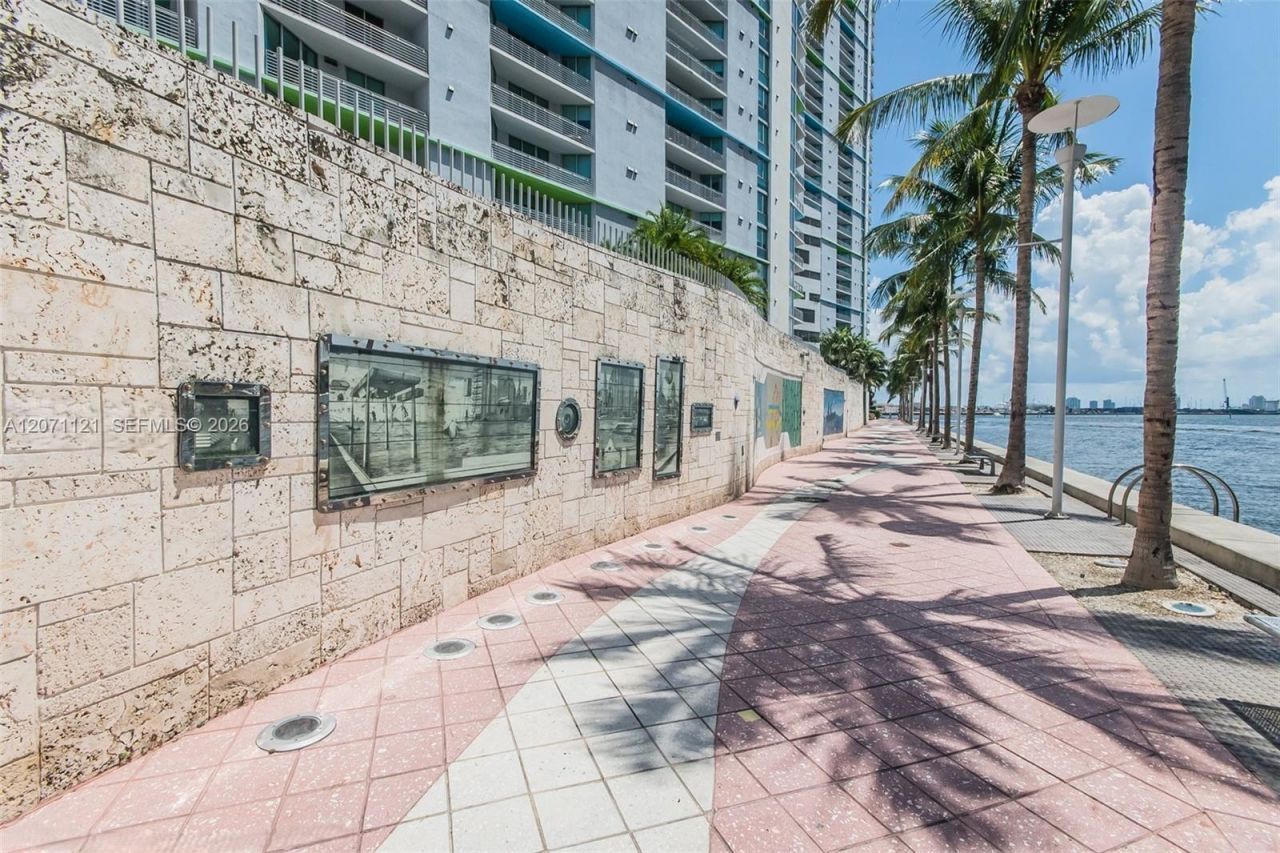 335 S Biscayne Blvd, Unit 1500, Miami, FL 33131 Photo