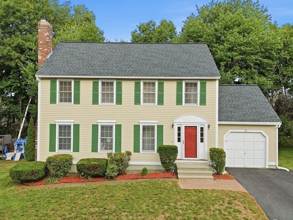 27 Stonegate Rd, Unit 27, Chelmsford, MA 01824