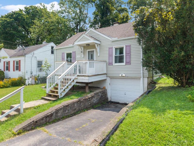 1742 Ashbrook Drive, Cincinnati, OH 45238 Photo 3