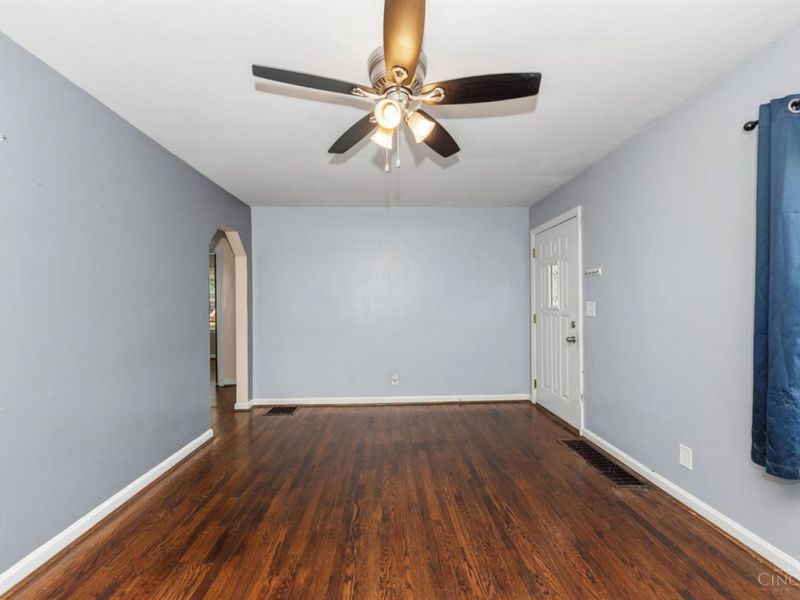 1742 Ashbrook Drive, Cincinnati, OH 45238 Photo 4