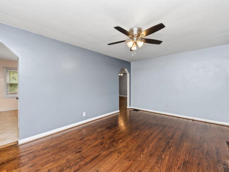 1742 Ashbrook Drive, Cincinnati, OH 45238 Photo 6