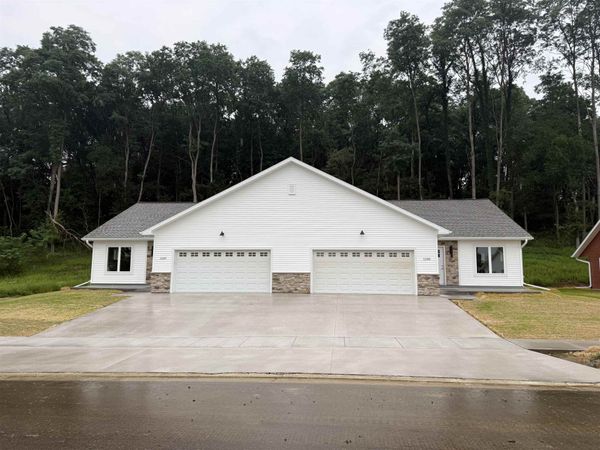 1107 Rusalka Circle, Reedsburg, WI 53959
