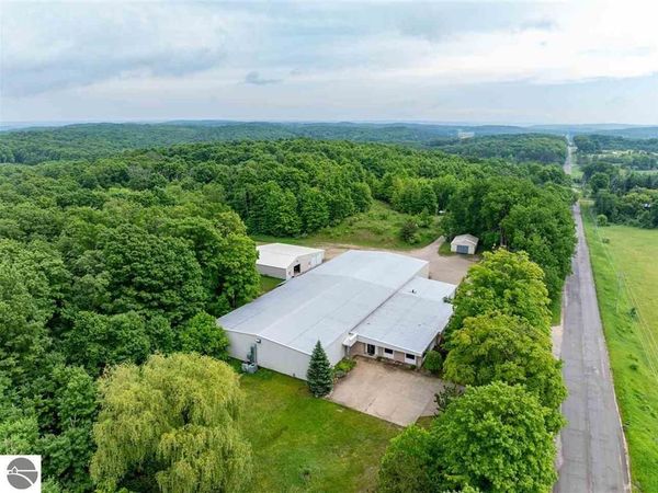 3166 Muckle Road, Central Lake, MI 49622