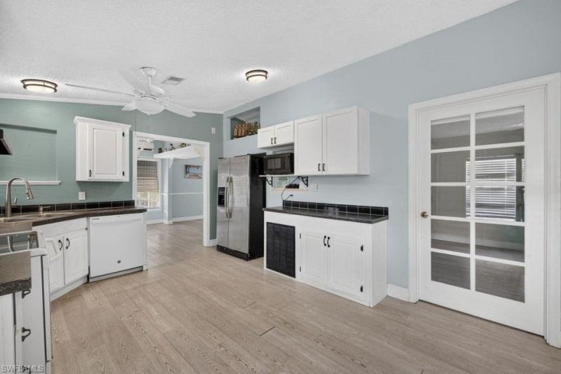 656 Palm Ave, Goodland, FL 34140 Photo