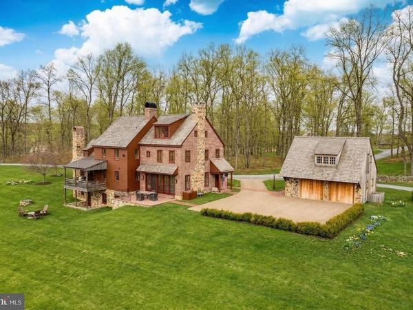 202 PRIVET LANE , ELVERSON, PA 19520