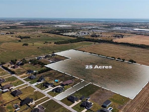 3885 Lois Road W, Sanger, TX 76266
