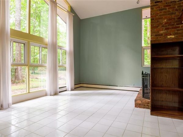 219 Buttercup Drive, Jamestown, NC 27282