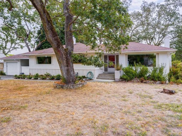2541 Nottingham Rd , Oak Bay, BC V8R 6C7